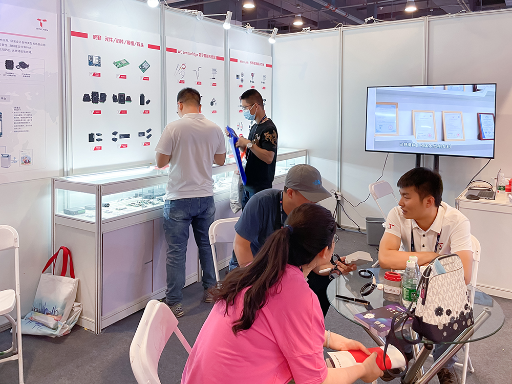 觀眾蒞臨威勤展位