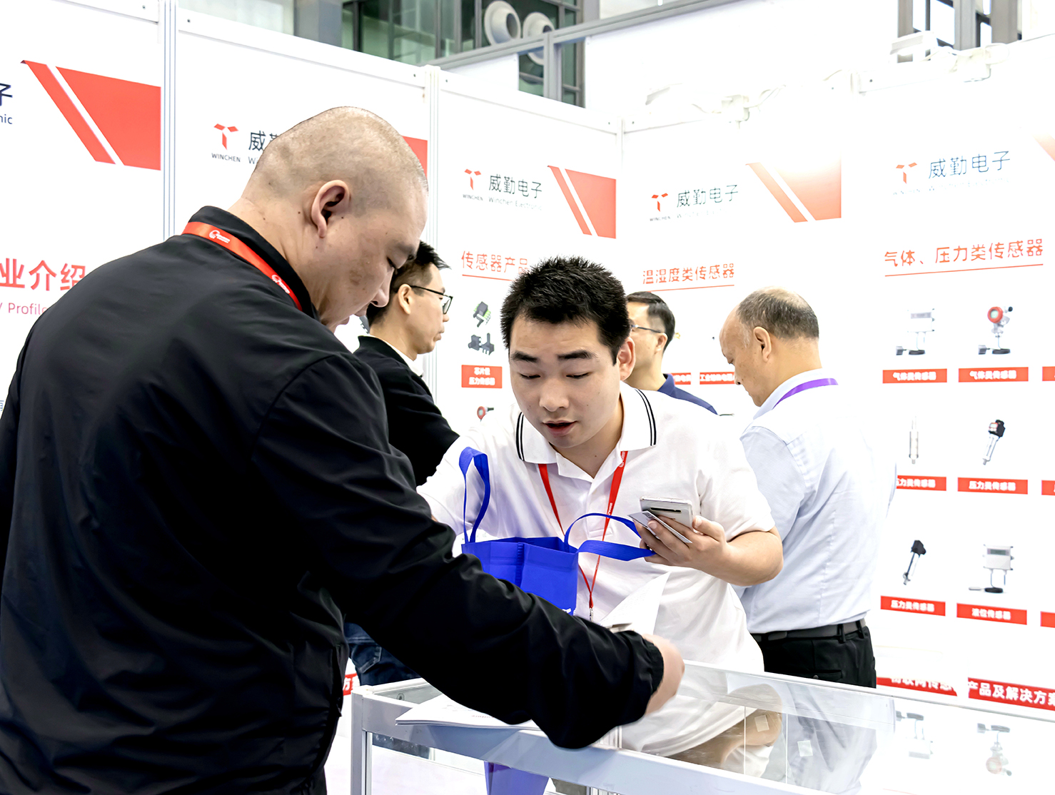 觀眾蒞臨威勤展位